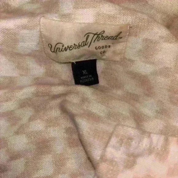 Universal Thread Size XL Button Up Short Sleeve Cropped Shirt - Picture 4 of 4